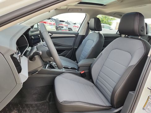 New 2026 Volkswagen Jetta SE FWD image 12