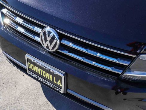 Used 2020 Volkswagen Tiguan S image 8