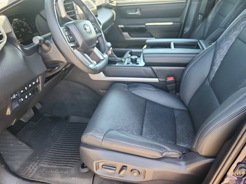 Used 2025 Toyota Tundra Limited AWD/4WD image 7