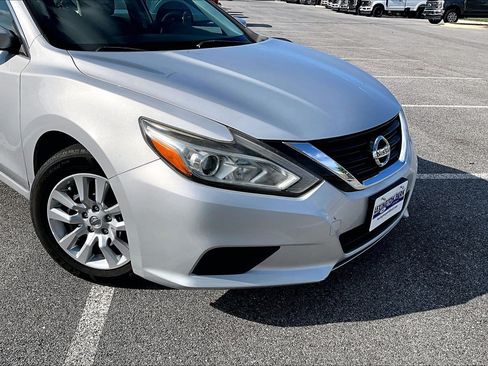 Used 2017 Nissan Altima 2.5 S w/ Power Driver Seat Package FWD image 8