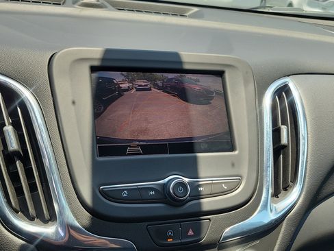 Used 2022 Chevrolet Equinox LT FWD image 25