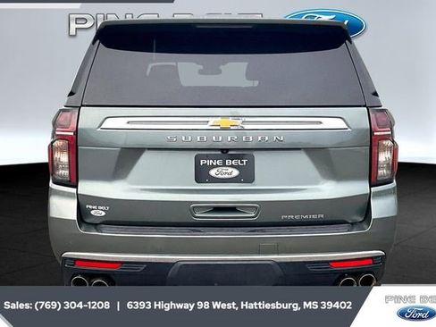 Used 2023 Chevrolet Suburban Premier image 4