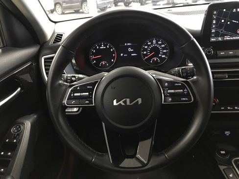 Used 2023 Kia Seltos Nightfall Edition image 16