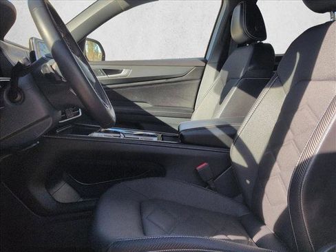 Used 2024 Volkswagen Atlas Cross Sport SE image 15