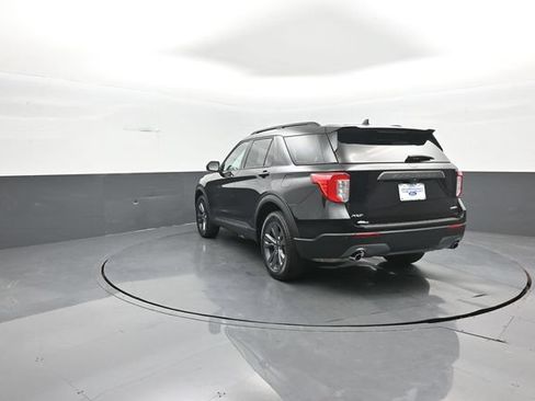 Certified 2023 Ford Explorer XLT w/ Equipment Group 202A AWD/4WD image 5