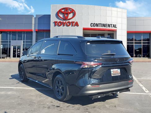 New 2026 Toyota Sienna XLE Woodland Edition image 5