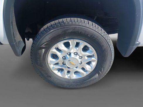 Used 2024 Chevrolet Silverado 2500 LTZ image 8