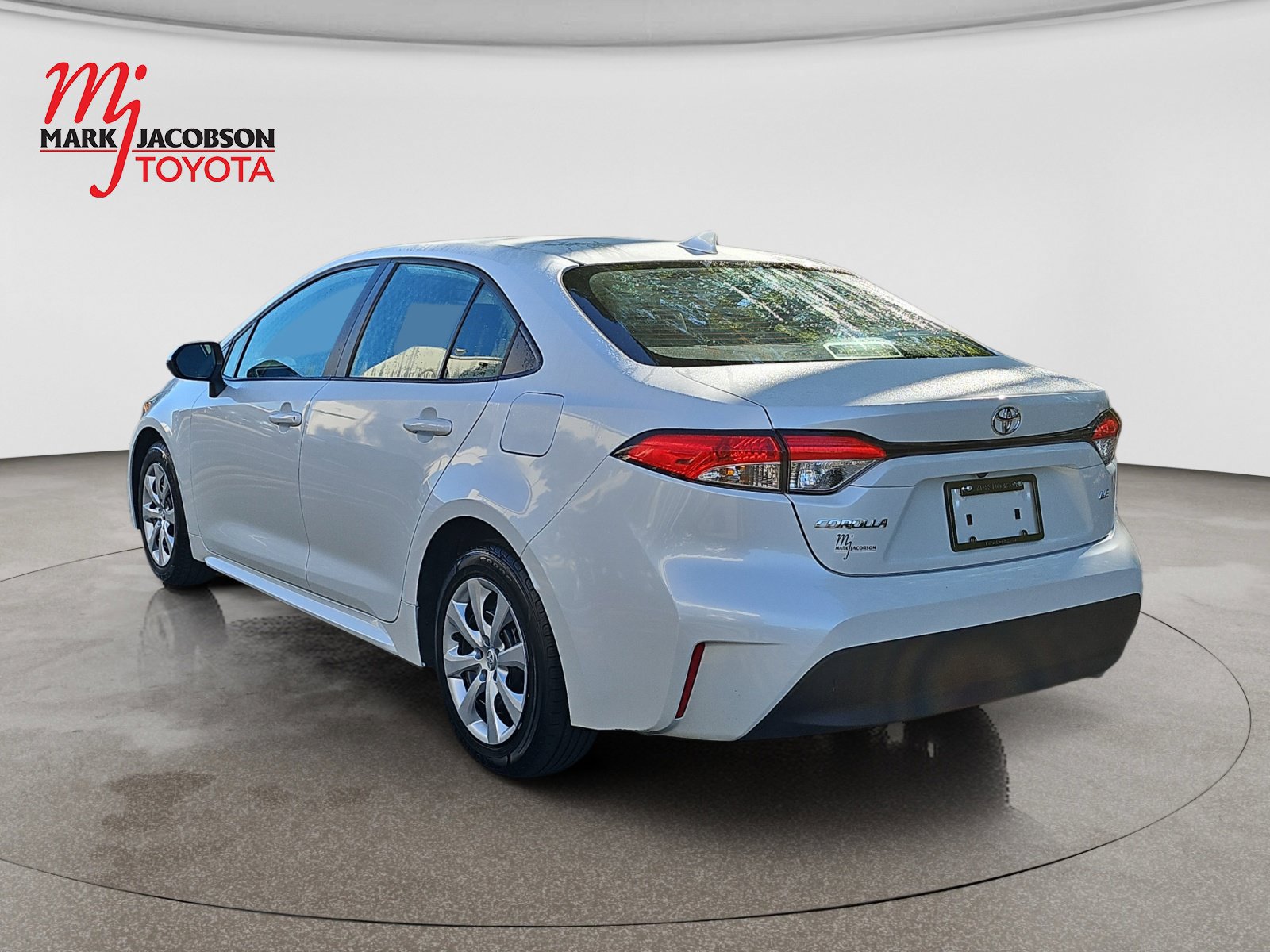 Used 2025 Toyota Corolla LE FWD image 14