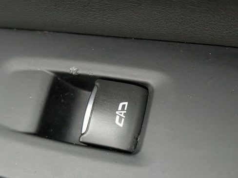 Certified 2025 GMC Yukon XL Denali AWD/4WD image 36