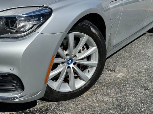 Used 2018 BMW 740e xDrive image 10