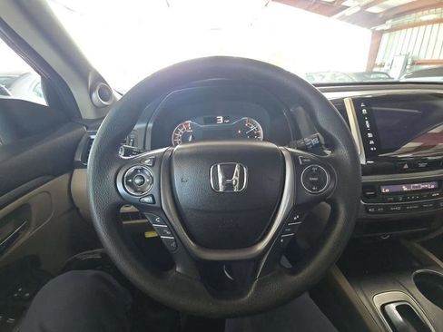Used 2018 Honda Pilot EX image 10