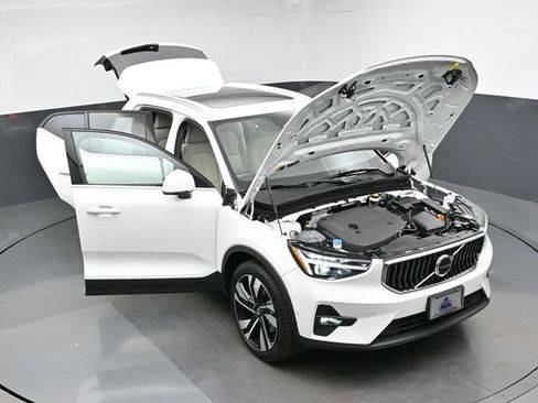 Used 2024 Volvo XC40 B5 Ultimate w/ Climate Package AWD/4WD image 50