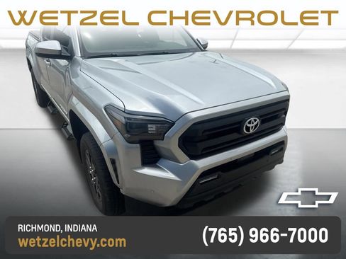 Used 2024 Toyota Tacoma SR5 AWD/4WD image 3