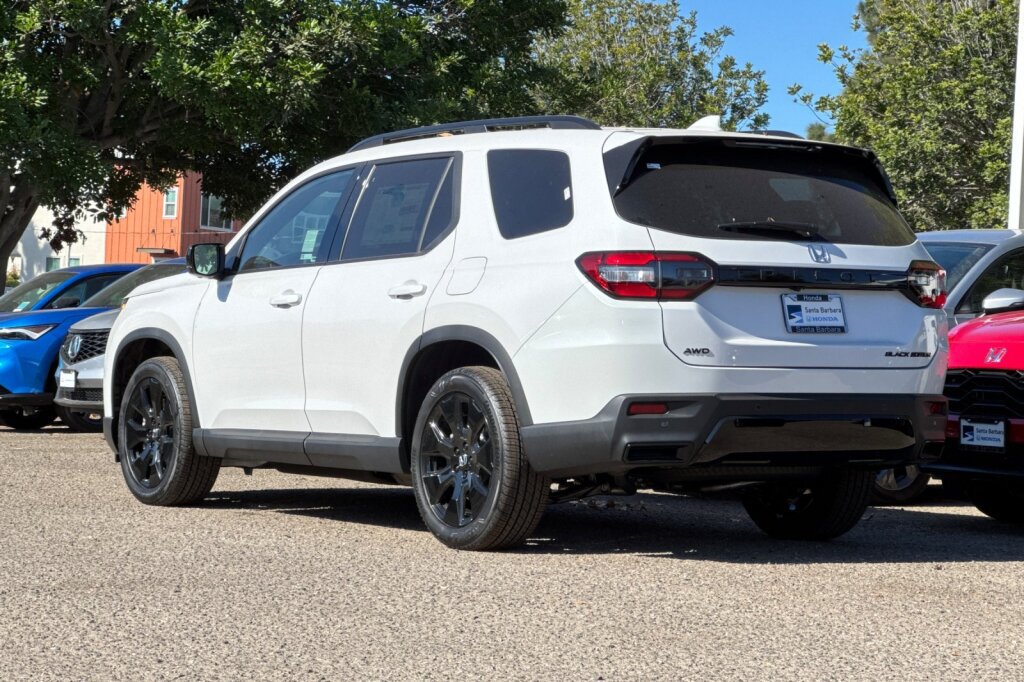 New 2026 Honda Pilot Black Edition image 6