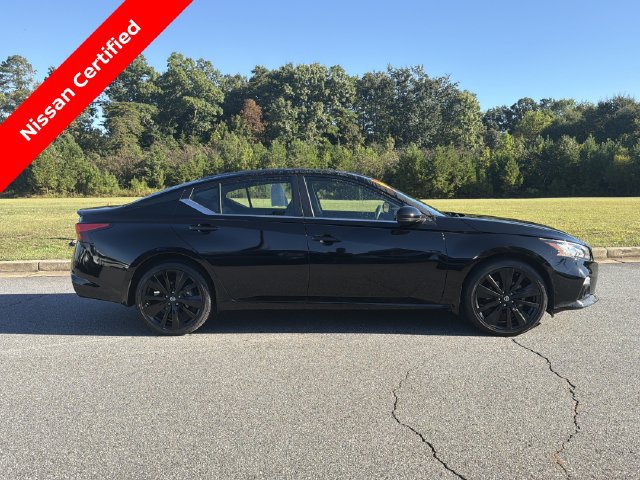Certified 2022 Nissan Altima 2.5 SR w/ Midnight Edition Package AWD/4WD image 2