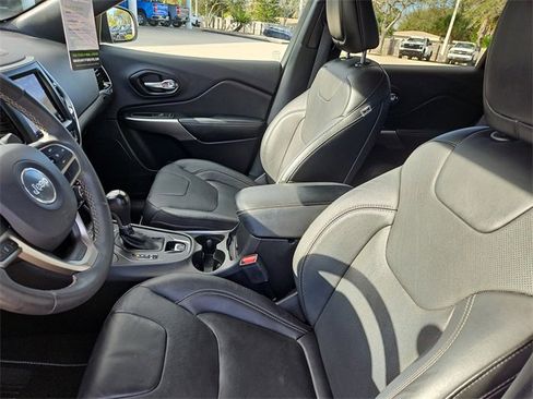 Used 2021 Jeep Cherokee Latitude Lux 80th Anniv w/ Quick Order Package 26U 80TH image 16