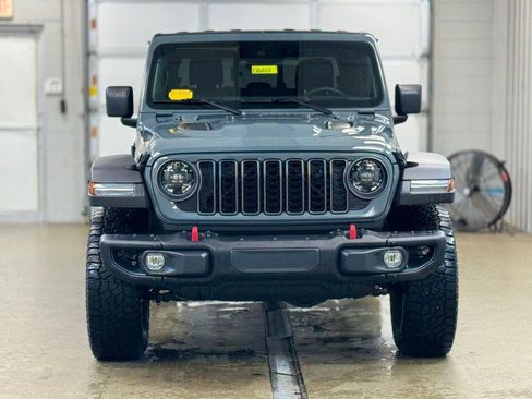Used 2024 Jeep Gladiator Rubicon w/ Convenience Group image 2