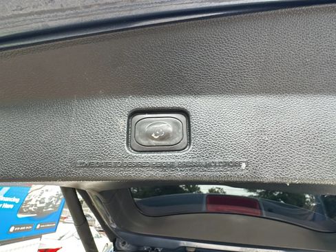 Used 2018 Ford Explorer XLT w/ Equipment Group 202A AWD/4WD image 23