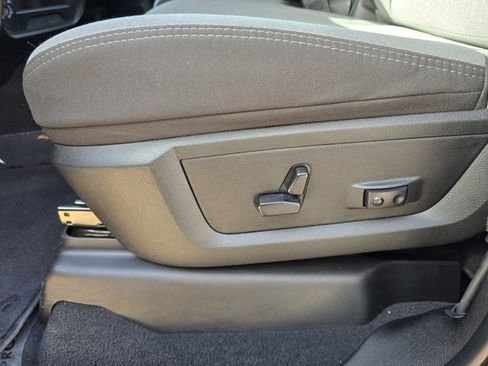 Used 2024 RAM 2500 Big Horn w/ Bed Utility Group image 20