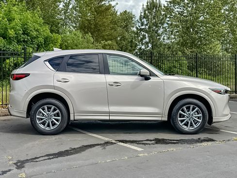 Used 2024 MAZDA CX-5 AWD 2.5 S w/ Select Package image 2