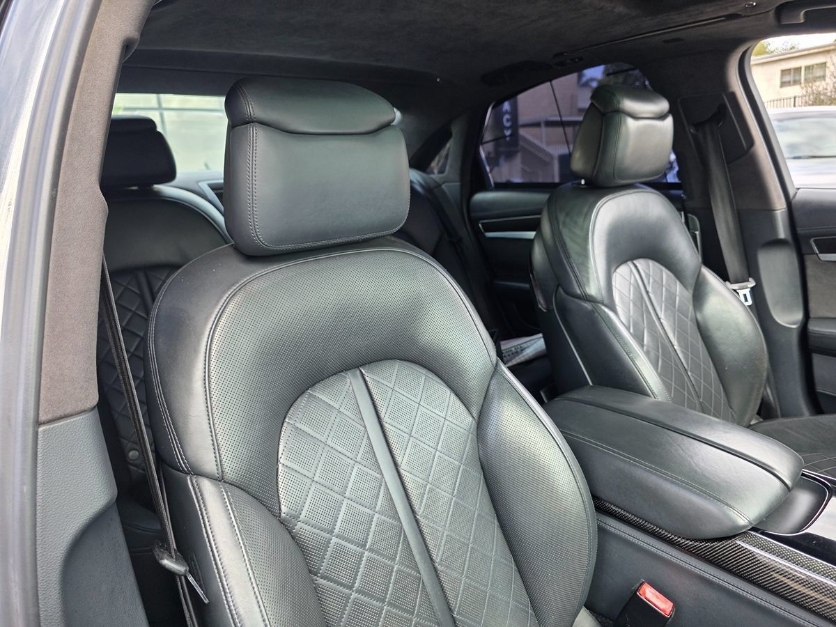 Used 2015 Audi S8 AWD/4WD image 17