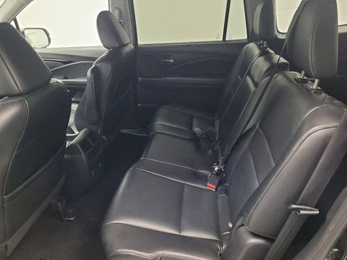 Used 2017 Honda Pilot Touring image 18