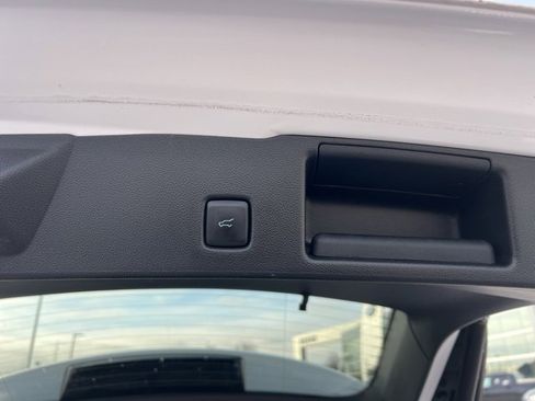 Used 2022 Ford Escape SEL image 15