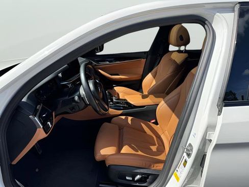 Used 2022 BMW 540i w/ M Sport Package image 15