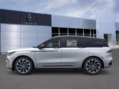 New 2026 Lincoln Nautilus Reserve image 3