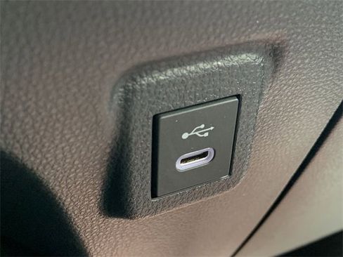 Used 2025 Toyota Corolla SE image 27