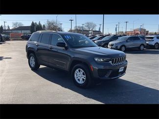 Used 2025 Jeep Grand Cherokee Laredo video 2