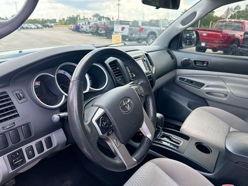 Used 2015 Toyota Tacoma PreRunner w/ Convenience Package RWD image 10