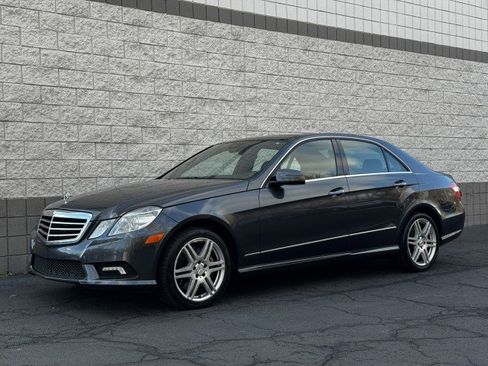 Used 2010 Mercedes-Benz E 550 Sport image 4