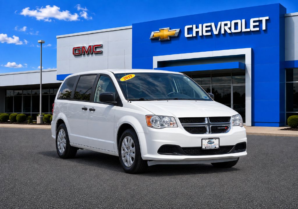 Used 2019 Dodge Grand Caravan SE w/ UConnect Hands-Free Group FWD image 1