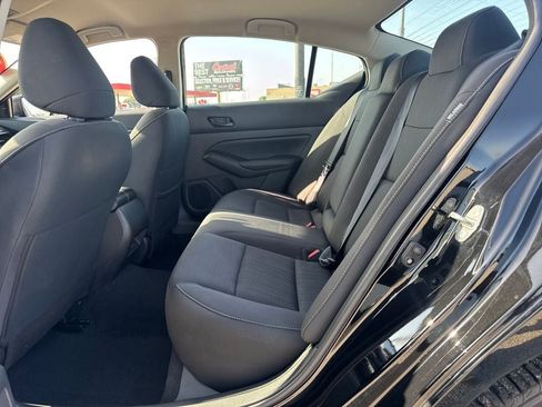 Used 2025 Nissan Altima 2.5 SV FWD image 12