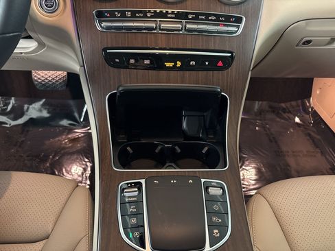 Certified 2022 Mercedes-Benz GLC 300 4MATIC image 25