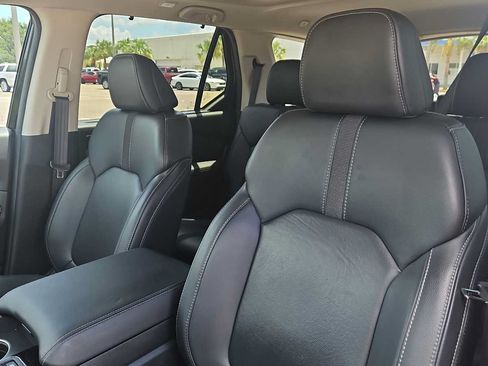 Used 2024 Honda Pilot Touring image 13