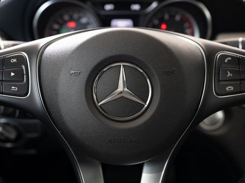 Used 2019 Mercedes-Benz GLA 250 4MATIC image 28