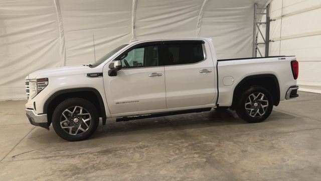 Used 2024 GMC Sierra 1500 SLT w/ SLT Premium Plus Package AWD/4WD image 9