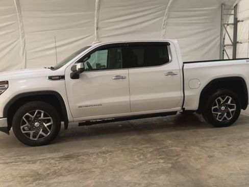 Used 2024 GMC Sierra 1500 SLT w/ SLT Premium Plus Package AWD/4WD image 9
