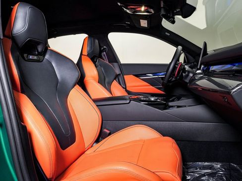 Used 2025 BMW M5 w/ Carbon Package image 17