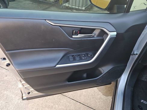 Used 2024 Toyota RAV4 XLE w/ Convenience Package image 24