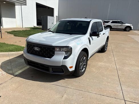 Used 2025 Ford Maverick XLT w/ Equipment Group 301A AWD/4WD image 8