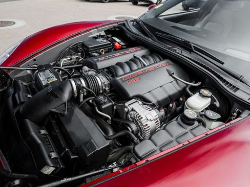Used 2007 Chevrolet Corvette Coupe w/ Preferred Equipment Group RWD image 16