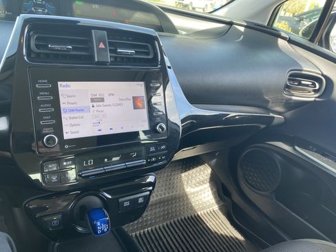 Used 2022 Toyota Prius LE image 13