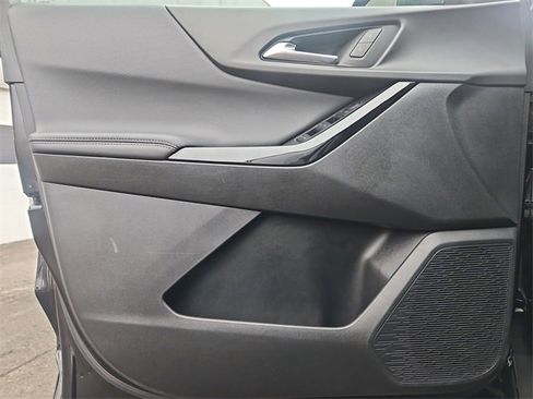 Used 2025 Chevrolet Equinox LT image 22