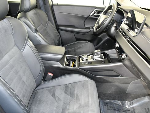 Used 2024 Mitsubishi Outlander SE image 40