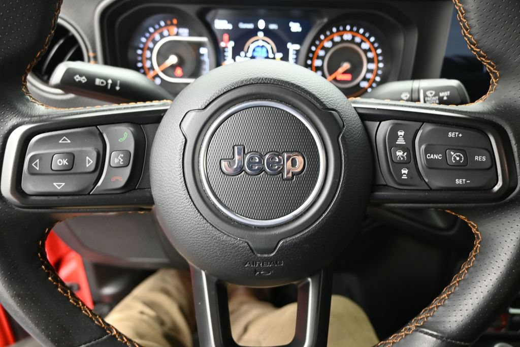 Used 2024 Jeep Gladiator Mojave AWD/4WD image 16