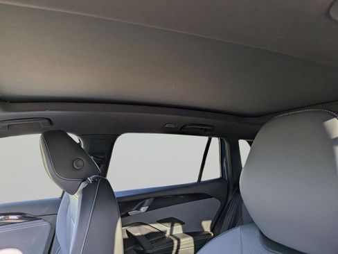 New 2026 Volkswagen Tiguan SE R-Line FWD image 18