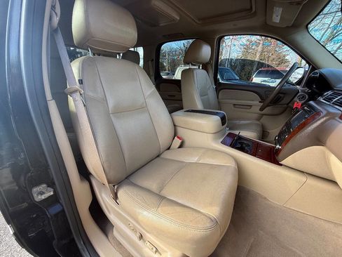 Used 2012 Chevrolet Tahoe LTZ image 18